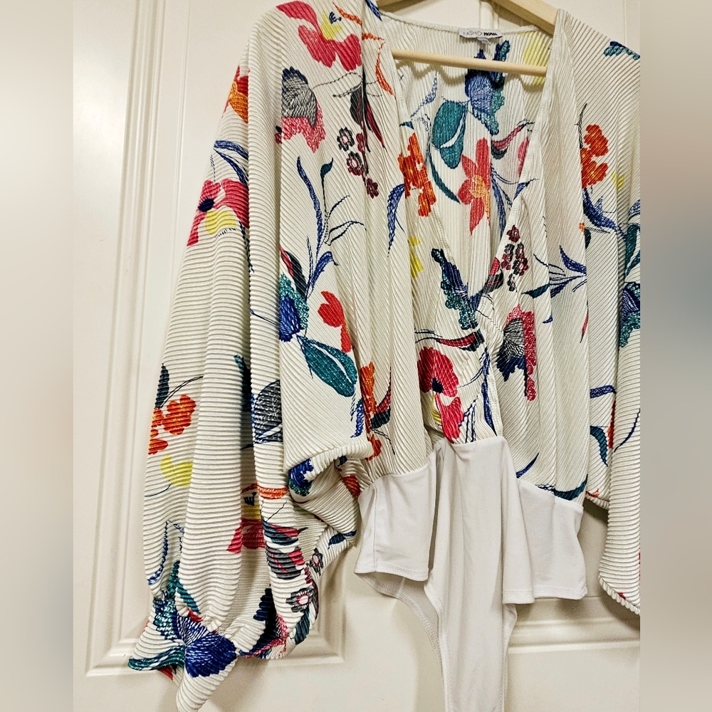 COPY - Fashion Nova Floral flowers pleated bishop sleeve Bodysuit blouse size L - Picture 11 of 12